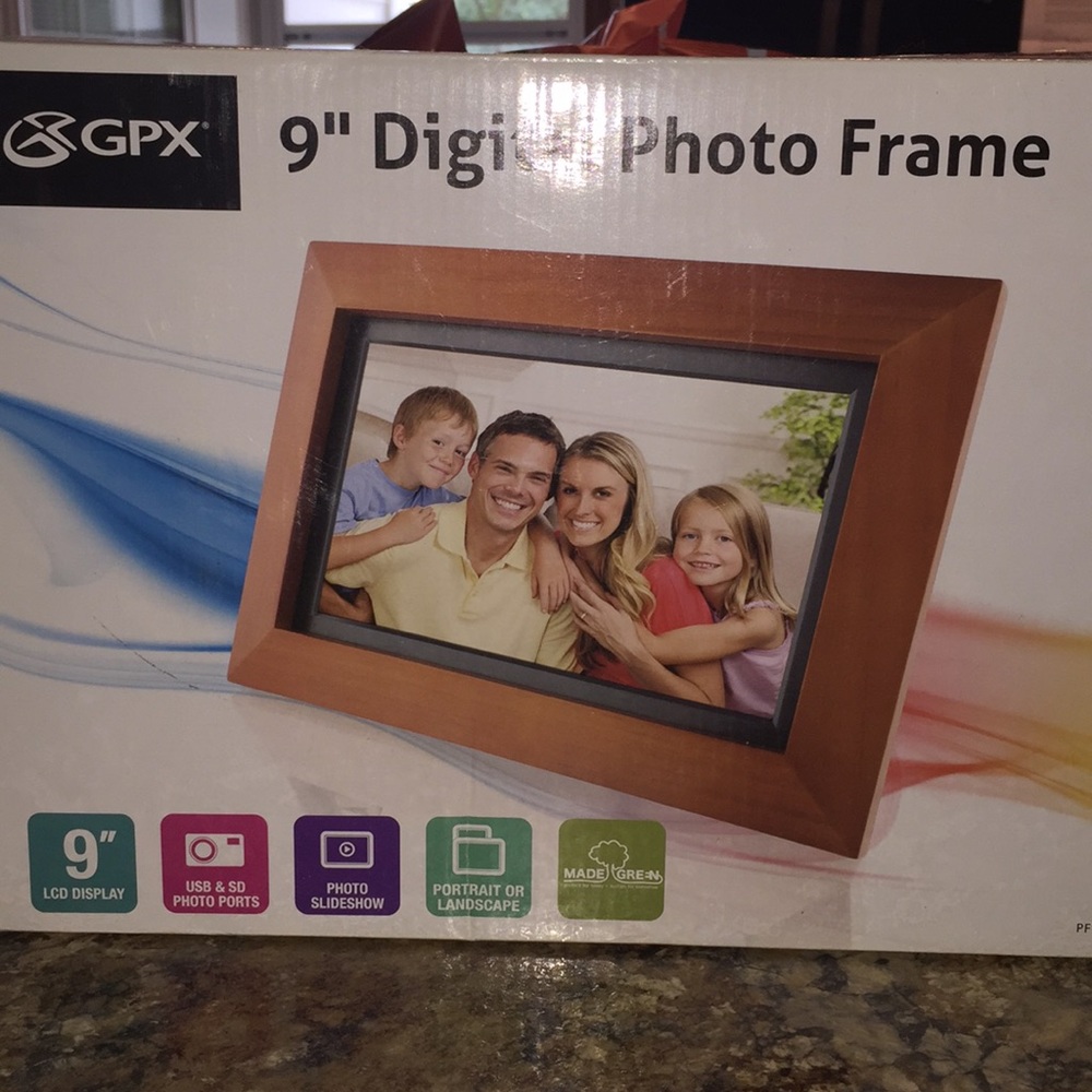 GPX 9” Digital Photo Frame